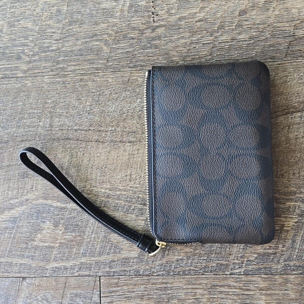 Coach Wallet - Picture 2 of 5